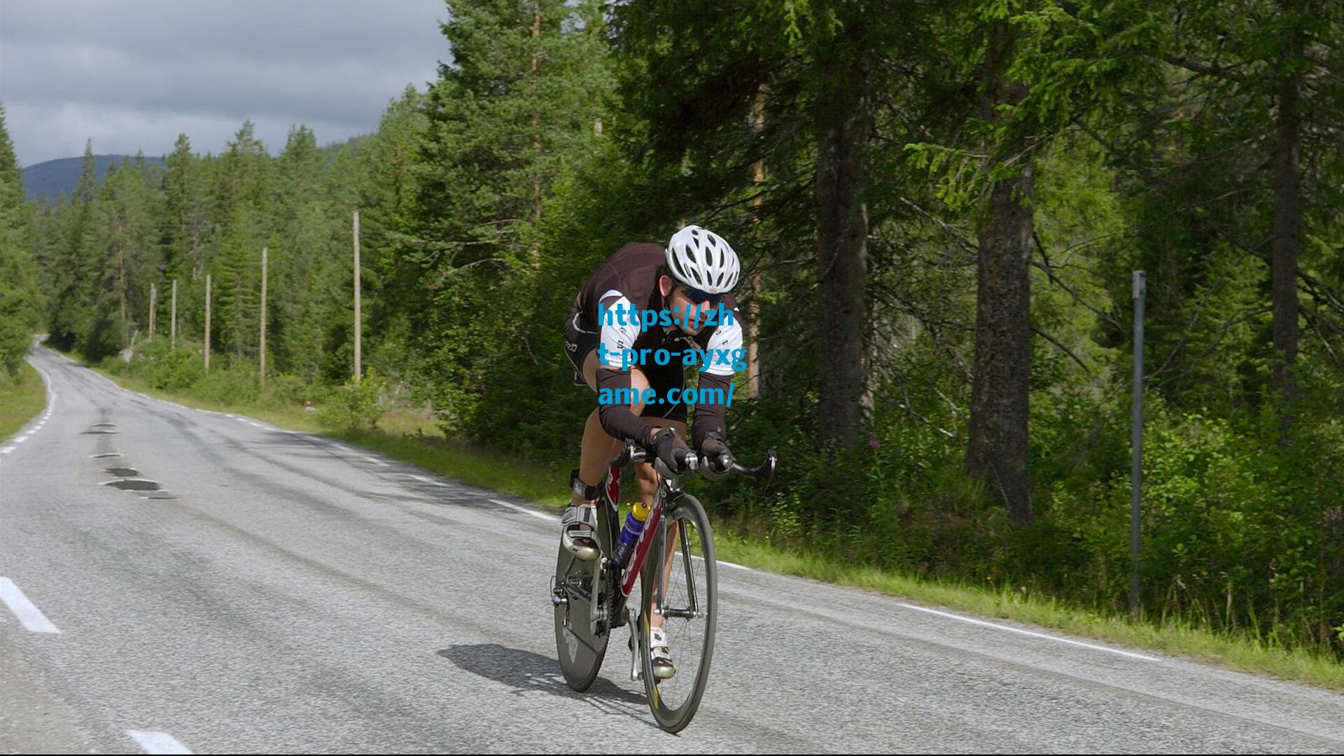 曼联大洗牌！小雷爆料，除约罗外，所有球员均可出售，俱乐部酝酿彻底重建