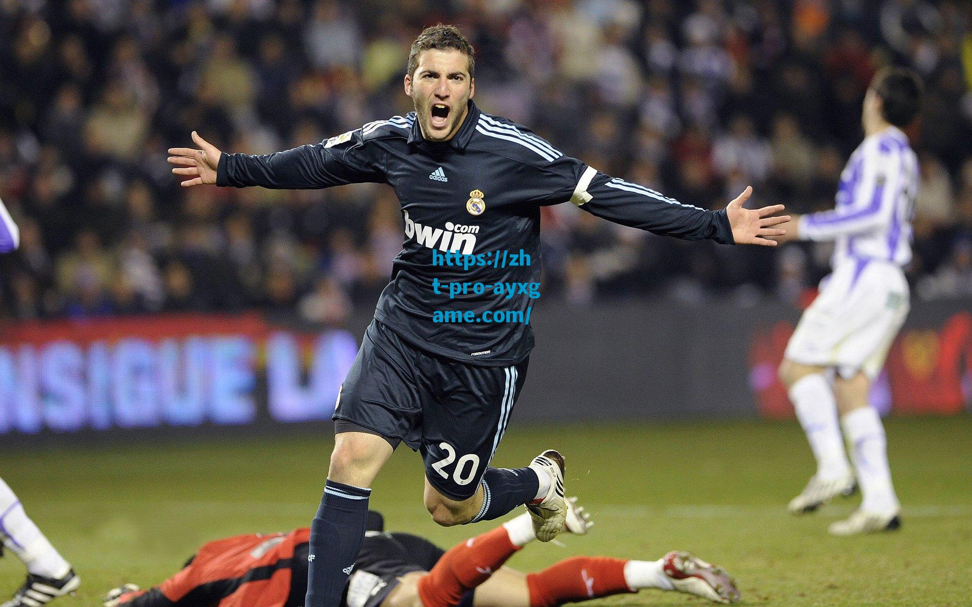 热刺新星摩尔的成长抉择，17岁边锋寻求外租锻炼，主帅弗兰克面临关键决策